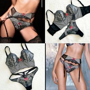 Victoria's Secret Vintage Very Sexy Fashionshow Bustier & Lace Thong Panty NWT